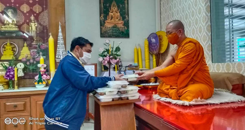 SPU CARE ถวายภัตตาหาร แด่พระภิกษุสงฆ์ สู้วิกฤติโควิด-19