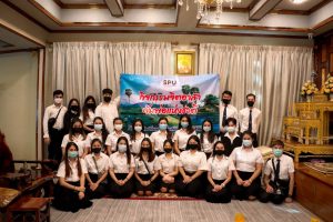 กลุ่มงานกิจการนักศึกษา ร่วมทำบุญถวายเป็นพระราชกุศล ทำความสะอาดบริเวณวัดบางบัว