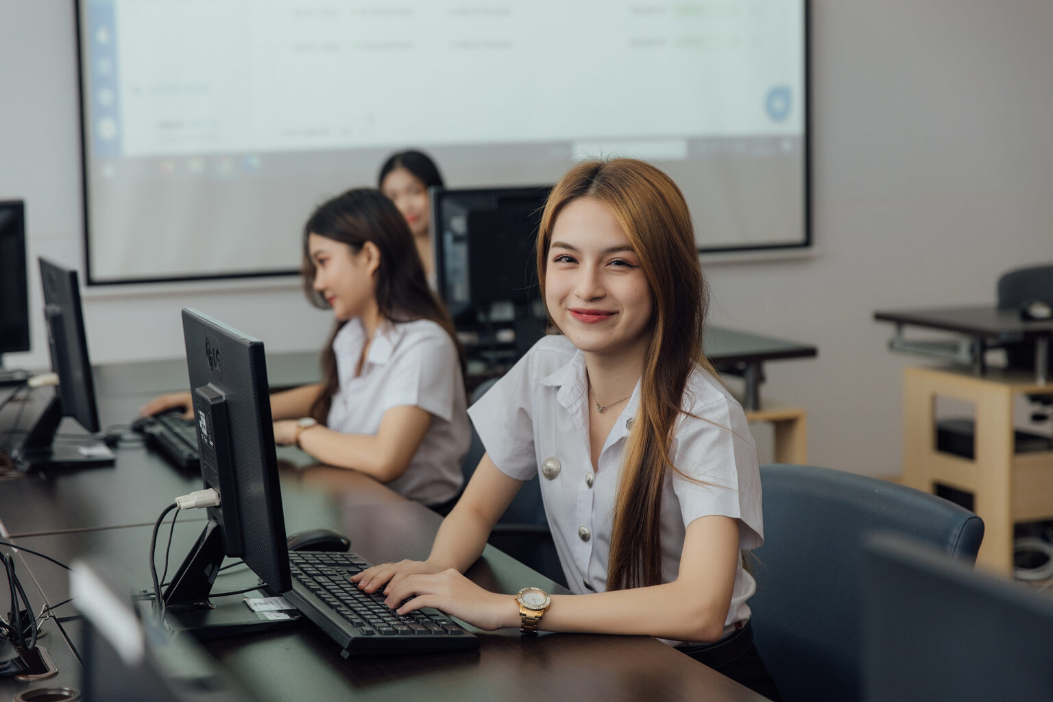 รู้จักอาชีพด้าน ICT ที่ตลาดต้องการ เริ่มเรียนที่สาขาเทคโนโลยีสารสนเทศและการสื่อสาร คณะเทคโนโลยีสารสนเทศ SPU