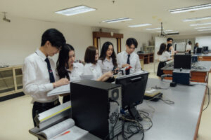 เทรนด์สายวิศวกรรมที่ตลาดต้องการในปี 2025 เช่น วิศวกรรม AI และหุ่นยนต์ คณะวิศวกรรมศาสตร์ มหาวิทยาลัยศรีปทุม