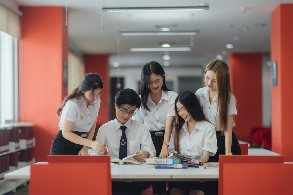 อยากเป็น CEO ตั้งแต่เรียน? คณะการสร้างเจ้าของธุรกิจ มหาวิทยาลัยศรีปทุม ปั้นสกิลเทพ เปิดวาร์ปช่องทางขายของออนไลน์!