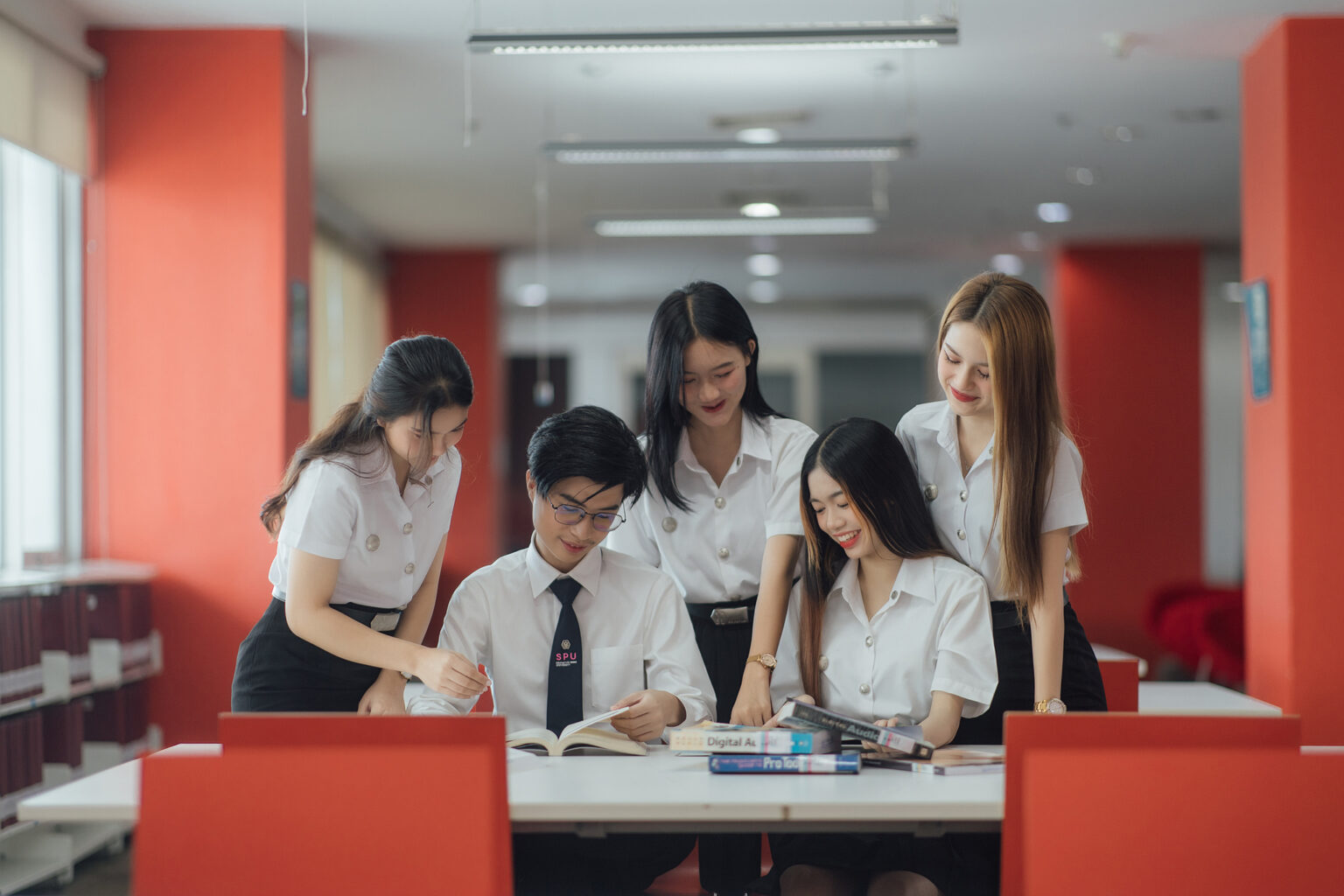 อยากเป็น CEO ตั้งแต่เรียน? คณะการสร้างเจ้าของธุรกิจ มหาวิทยาลัยศรีปทุม ปั้นสกิลเทพ เปิดวาร์ปช่องทางขายของออนไลน์!