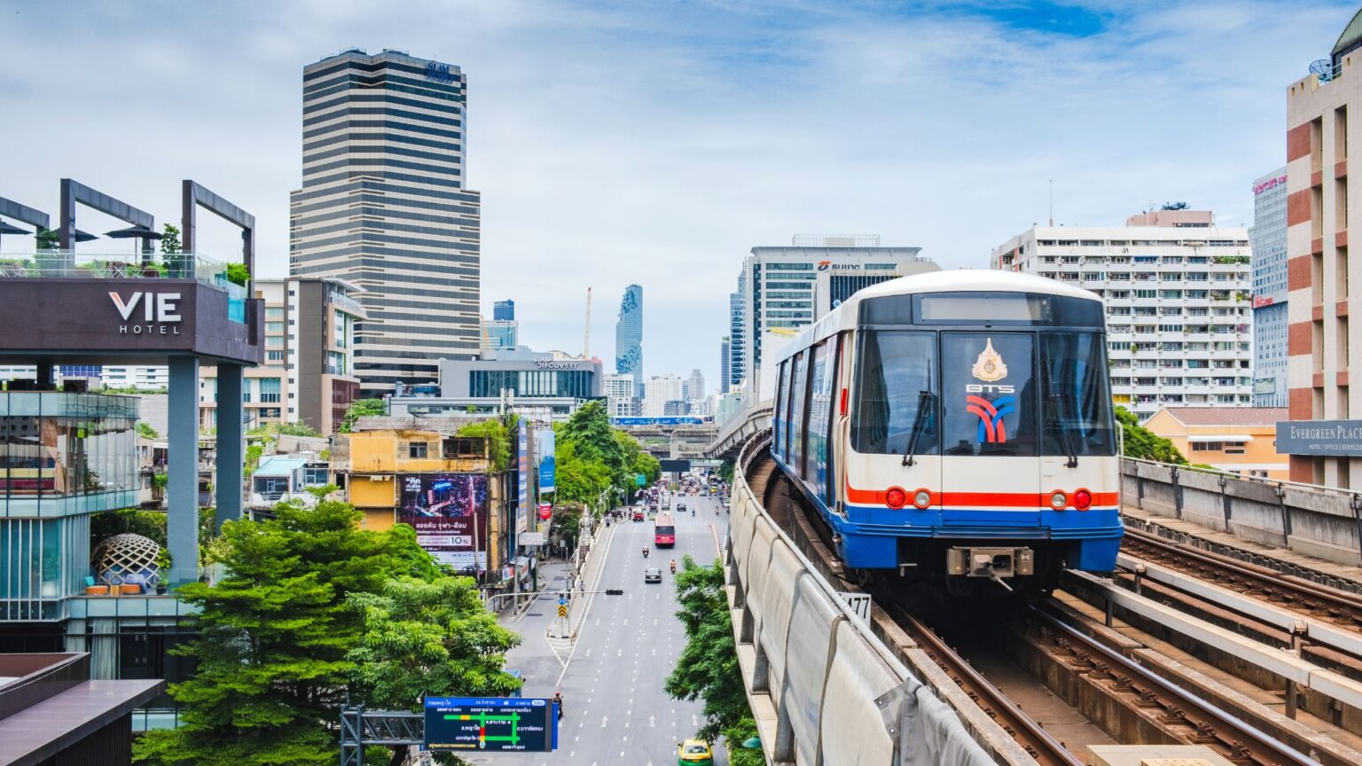 ไม่ต้องกลัวรถติด! เปิดประสบการณ์การเดินทางที่โคตรสะดวก ของนักศึกษามหาวิทยาลัยศรีปทุม