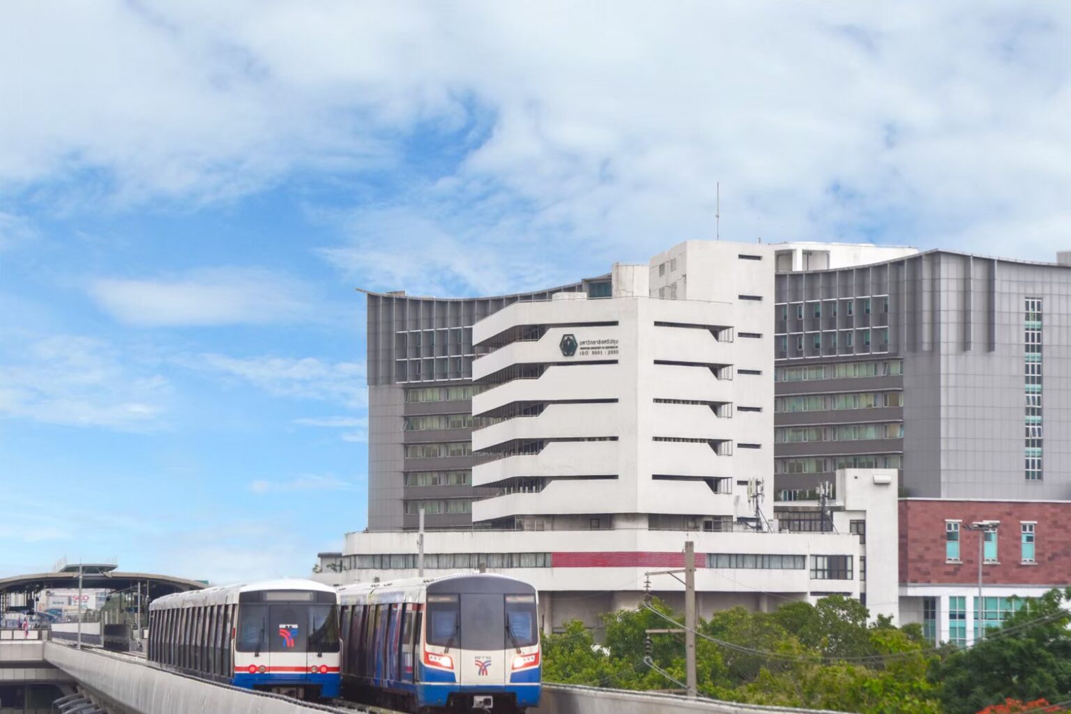 5 เหตุผลที่ #dek68 ต้องเลือกเรียนที่ มหาวิทยาลัยศรีปทุม เดินทางสะดวก ประหยัดเวลาชีวิต