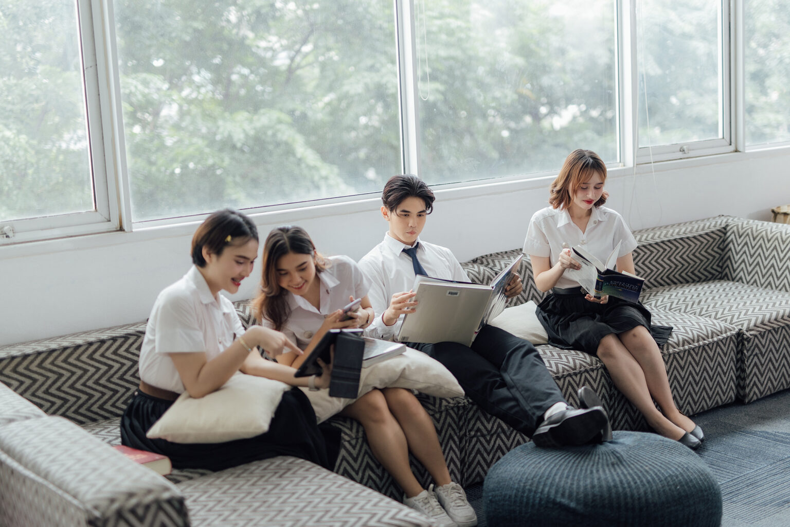 ไม่ใช่แค่สอน แต่ ‘สร้าง’ เจ้าของธุรกิจตัวจริง: เปิดเคล็ดลับหลักสูตร ‘เรียนกับตัวจริง’ ที่คณะการสร้างเจ้าของธุรกิจ มหาวิทยาลัยศรีปทุม