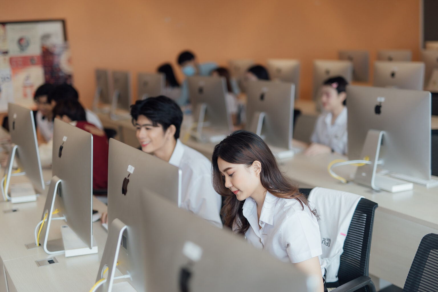 Top 5 ภาษาคอมพิวเตอร์แห่งปี ที่ตลาดงานต้องการ! เรียนครบจบที่คณะเทคโนโลยีสารสนเทศ มหาวิทยาลัยศรีปทุม