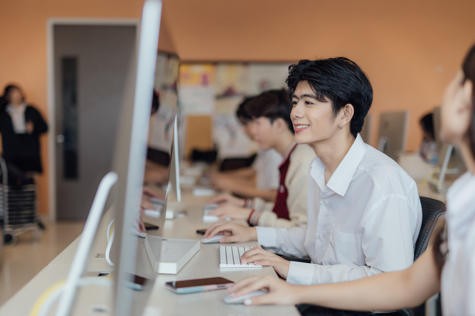 เปลี่ยนความรู้ด้านวิศวกรรมสู่ธุรกิจ! 10 อาชีพสาย Management และ Data ที่บัณฑิตวิศวะ SPU ทำได้จริง