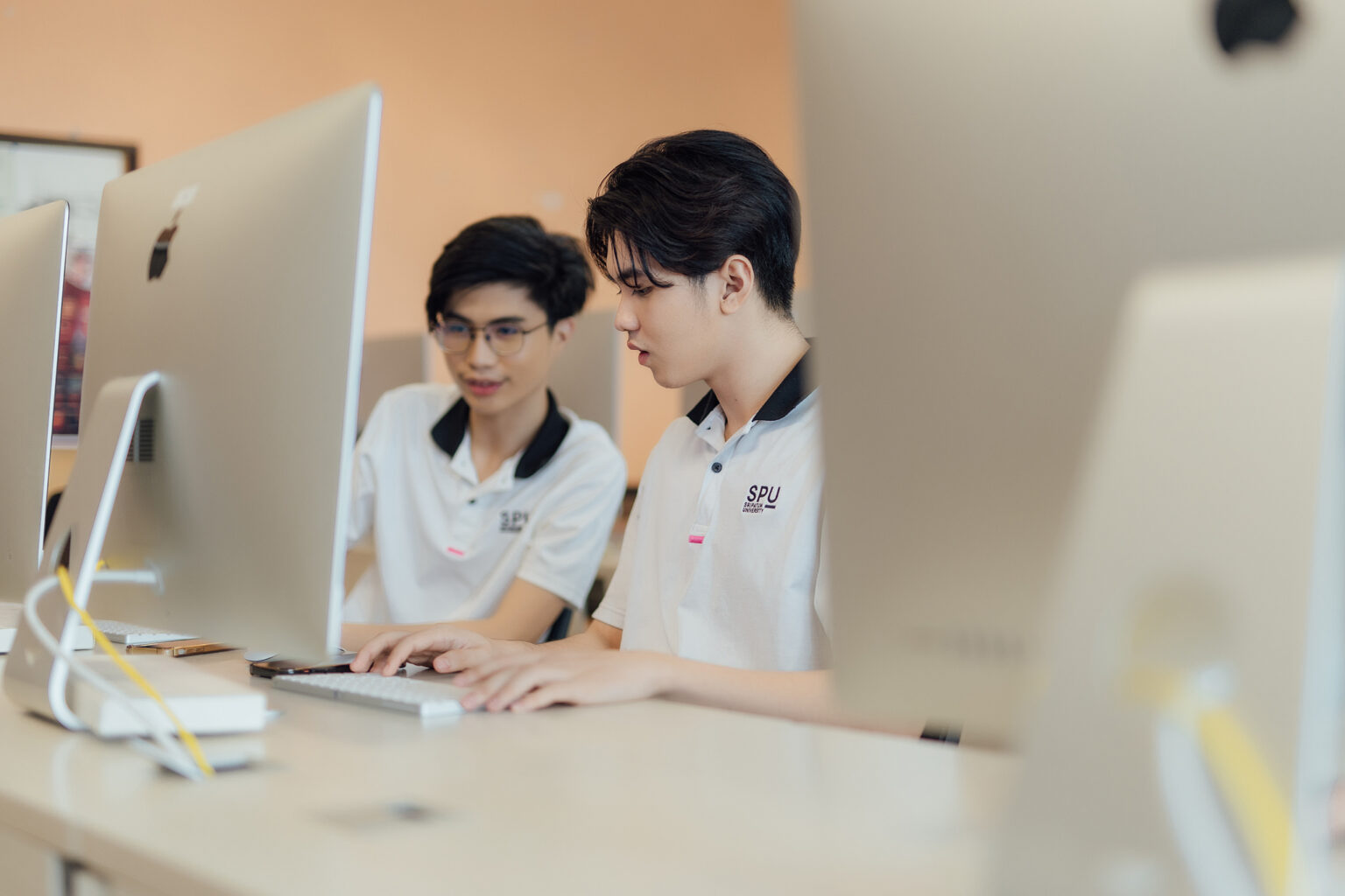 ถอดรหัสความสำเร็จ! จากรั้วคณะเทคโนโลยีสารสนเทศ SPU สู่นักพัฒนารุ่นใหม่ที่เป็นที่ต้องการของตลาด