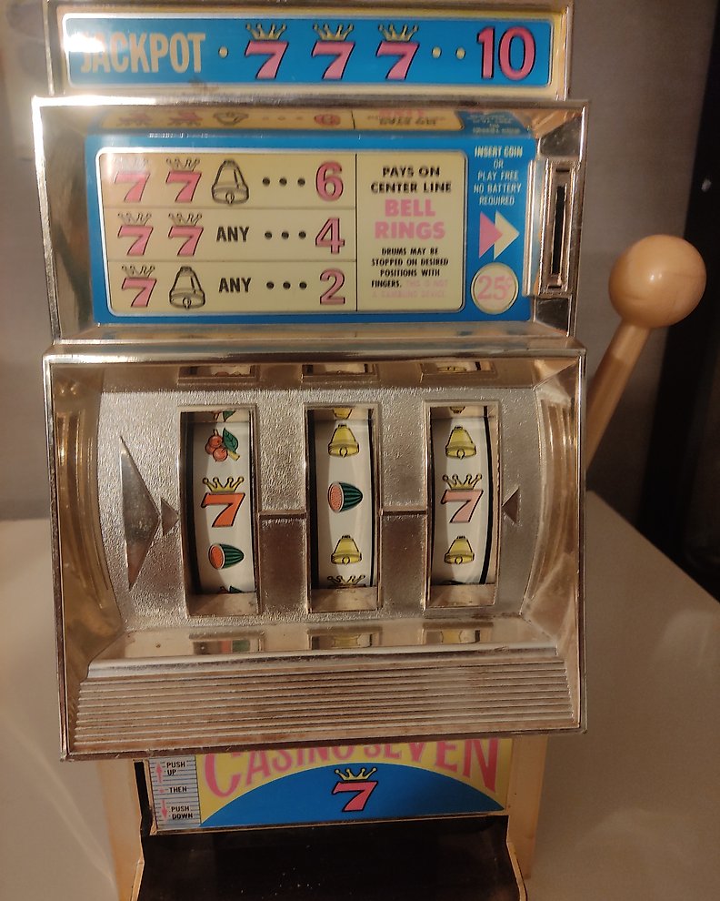 lucky 8 line Spielautomaten