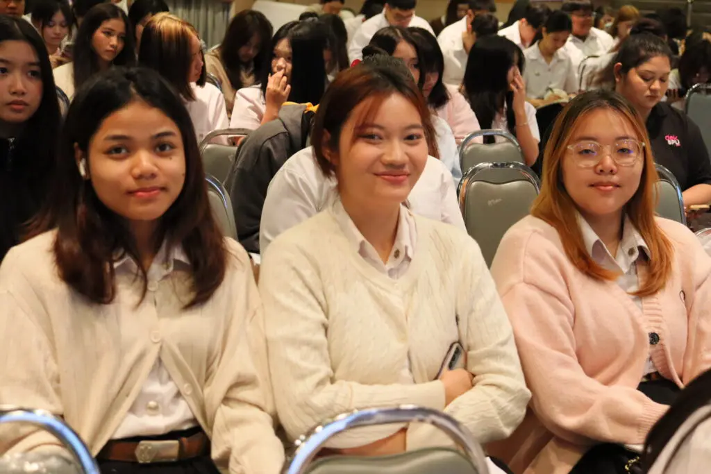 บัญชี SPU: The Professional AI for Accountancy“Al Finance: Insights to Smart Decisions” ใช้ AI วิเคราะห์การเงิน ตัดสินใจอย่างชาญฉลาด S 85704725 0