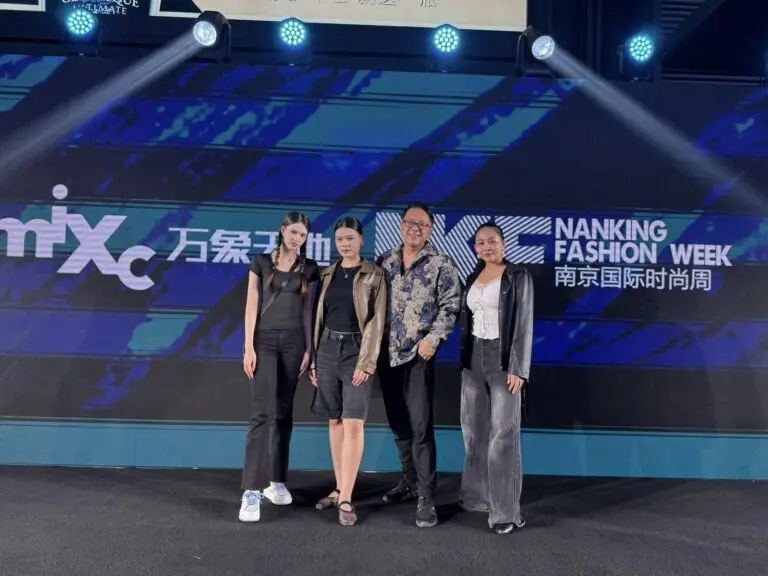 เด็กนิเทศSPU สุดปัง! เดินแฟชั่นโชว์เวทีนานาชาติประเทศจีน