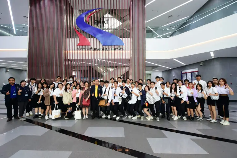 ศรีปทุมเปิดโลกการเรียนรู้ พานักศึกษาสัมผัสนวัตกรรมจัดการจราจรระดับประเทศ