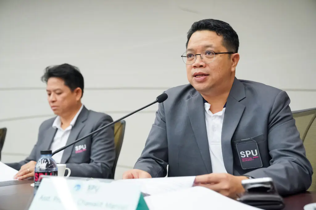 DSC05515 คณะวิศวกรรมศาสตร์ SPU จับมือ HRPTC ประเทศจีน ลงนาม MOU ยกระดับความร่วมมือทางวิศวกรรมศาสตร์ สู่การพัฒนากำลังคนระบบรางและวิศวกรระดับนานาชาติ 🚝🫱🏼🫲🏻