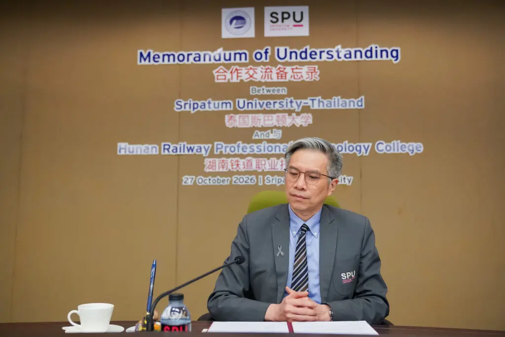 DSC05539 คณะวิศวกรรมศาสตร์ SPU จับมือ HRPTC ประเทศจีน ลงนาม MOU ยกระดับความร่วมมือทางวิศวกรรมศาสตร์ สู่การพัฒนากำลังคนระบบรางและวิศวกรระดับนานาชาติ 🚝🫱🏼🫲🏻