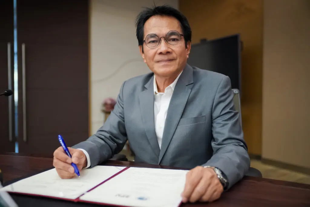 DSC05798 คณะวิศวกรรมศาสตร์ SPU จับมือ HRPTC ประเทศจีน ลงนาม MOU ยกระดับความร่วมมือทางวิศวกรรมศาสตร์ สู่การพัฒนากำลังคนระบบรางและวิศวกรระดับนานาชาติ 🚝🫱🏼🫲🏻