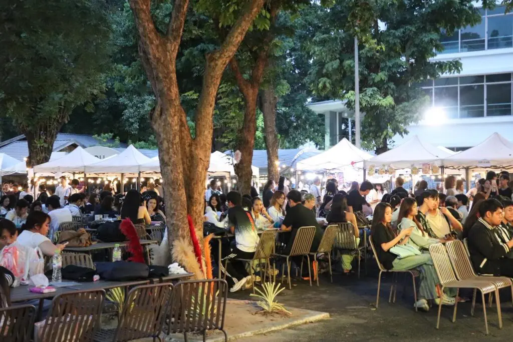 เปลี่ยนพื้นที่สีเขียวให้เต็มไปด้วยเสียงเพลงและร้านค้ามากมาย! กับ SPUCA x SPUSE “Music in the Park” 813614158 1534789881999487 5354293901993640684 n