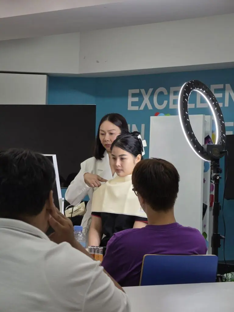 SPU SE เปิดประสบการณ์ “Personal Color” พานักศึกษาค้นหาสีที่ใช่ เสริมความมั่นใจในแบบของตัวเอง 824634450 1543083204503488 4651268427182022166 n