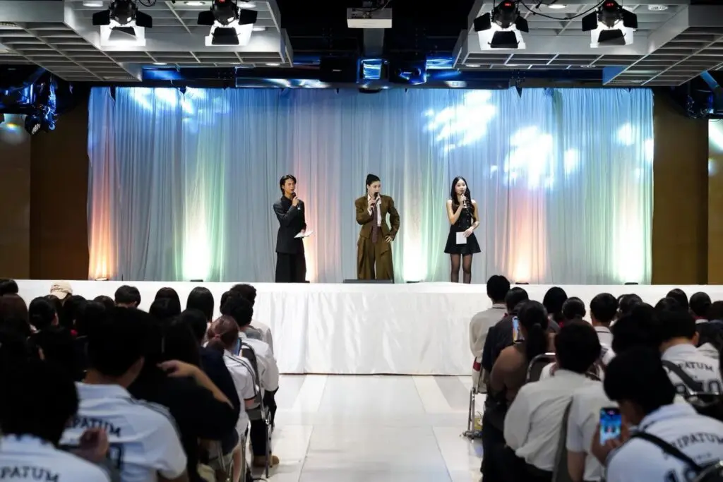SPUSE x SPUCA ผนึกพลัง “เรียนกับตัวจริง”เปิดห้องเรียนสู่ประสบการณ์จริง! “กชเบล Miss Grand Thailand 2025” ถ่ายทอดเทคนิคการเล่าเรื่อง ถ่ายทอดประสบการณ์ สร้างตัวตน สื่อสารให้โดดเด่น และต่อยอดสู่โอกาสในโลกจริง 825279909 1545899600888515 8319845036087829556 n