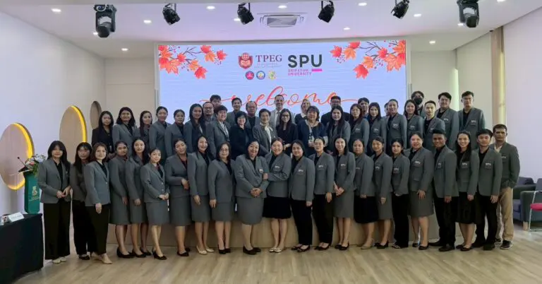 หลักสูตร ป.โท-ป.เอก สาขาการบริหารการศึกษา SPU จัดกิจกรรมศึกษาดูงาน 3 สถานศึกษาต้นแบบ ฝึกทักษะผู้นำและการบริหารจัดการเชิงกลยุทธ์ พร้อมเรียนรู้โมเดลบริหารนานาชาติและนวัตกรรมการศึกษา SPU’s Master & Doctoral Program in Educational Administration organized a hands-on study visit to 3 model schools, enhancing leadership skills and strategic management, exploring international management models and innovative education practices.