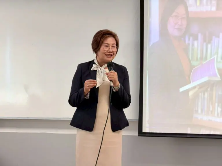เจาะลึกวิสัยทัศน์การศึกษาโลก สู่ประเทศไทย 5.0 SPU เปิดเวทีบรรยายพิเศษ ถ่ายทอดองค์ความรู้ “การบริหารสถานศึกษาเชิงเปรียบเทียบข้ามวัฒนธรรม” เพื่อพัฒนาคุณภาพการศึกษาไทยสู่ระดับสากล [ Exploring Global Education Vision Toward Thailand 5.0 SPU hosted a special lecture on “Cross-Cultural Comparative School Management” to advance Thailand’s education toward global excellence ]