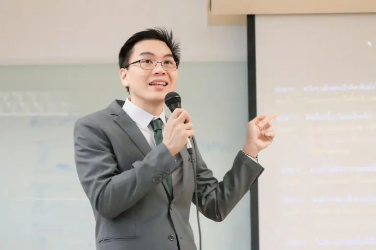 ถอดรหัสการขับเคลื่อนนวัตกรรม สู่ความสำเร็จขององค์กร CEO Talk 114 เจาะลึกแนวคิดและการประยุกต์ใช้ “Innovation Pathways and Implementation” ในโลกธุรกิจจริง [ Decoding Innovation for Organizational Success CEO Talk 114 explored practical approaches to “Innovation Pathways and Implementation” in real business contexts ]