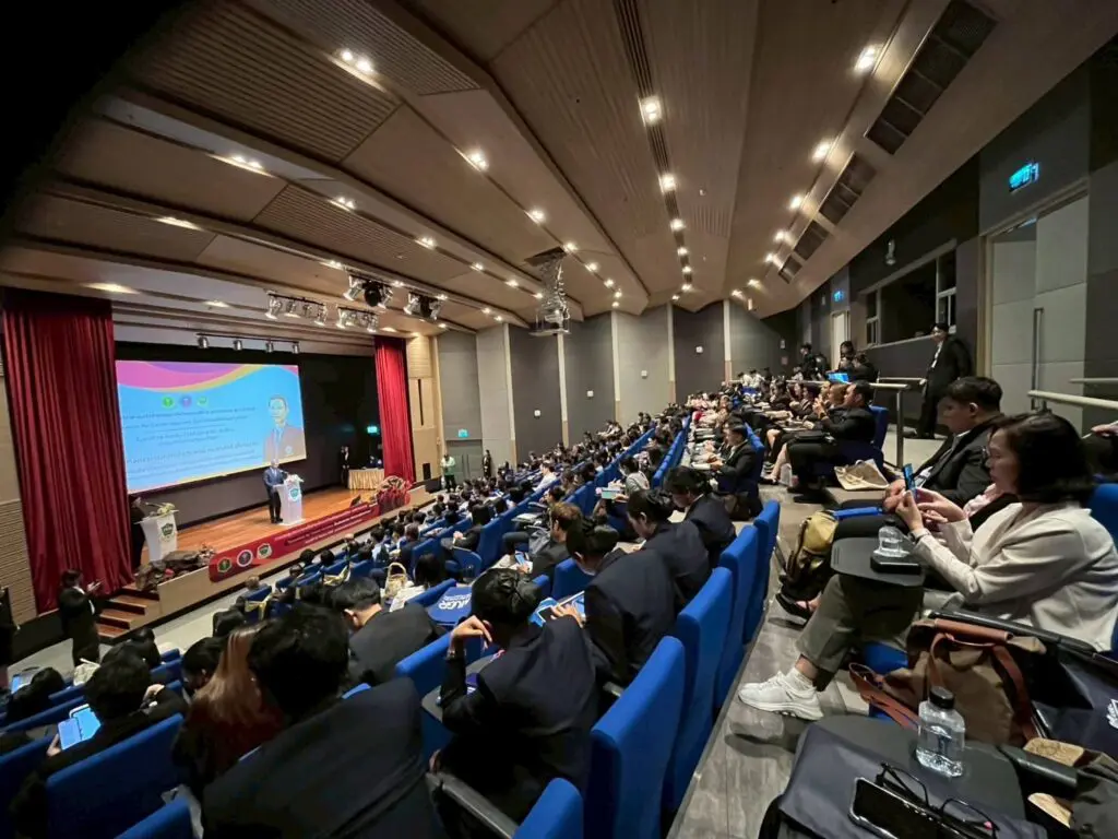 โชว์นวัตกรรม ‘AI Buddy’ บนเวทีประชุมวิชาการฯ ภาคกลาง 2568