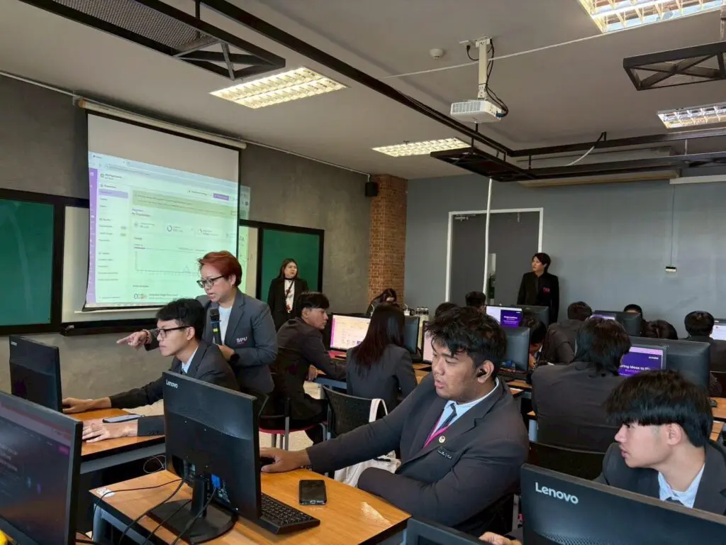 ถ่ายทอดทักษะ AI Automation แก่น้องๆ วิทยาลัยเทคโนโลยีทักษิณาบริหารธุรกิจ