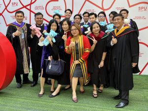 20221226112811 ขอแสดงความยินดีกับ ดุษฎีบัณฑิต มหาบัณฑิต และบัณฑิต ประจำปีการศึกษา 2564