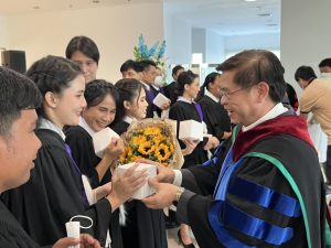 20221226112935cpKOW9f ขอแสดงความยินดีกับ ดุษฎีบัณฑิต มหาบัณฑิต และบัณฑิต ประจำปีการศึกษา 2564