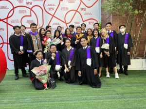 20221226113007SyJ2WGR ขอแสดงความยินดีกับ ดุษฎีบัณฑิต มหาบัณฑิต และบัณฑิต ประจำปีการศึกษา 2564