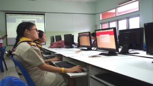 201610261206268WHQ0MM Training on the use of online calendar programs and creating online questionnaires for teachers at Bang Bua School