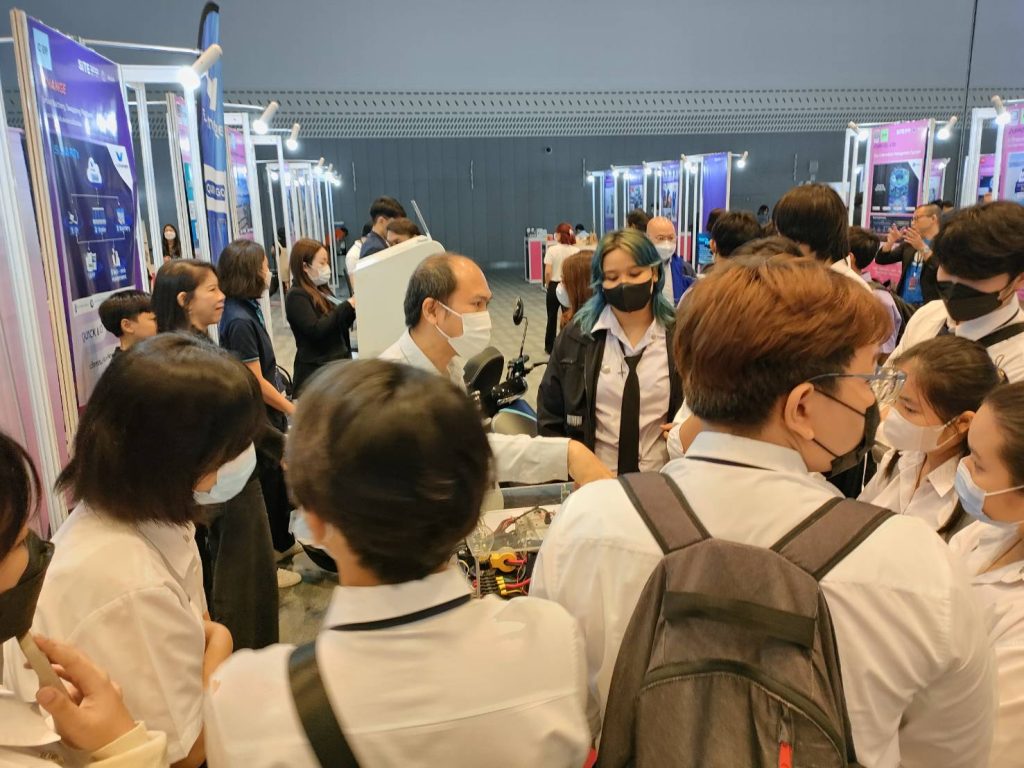 22698 Dek IT SPU invades the biggest Thai innovation and startup networking event