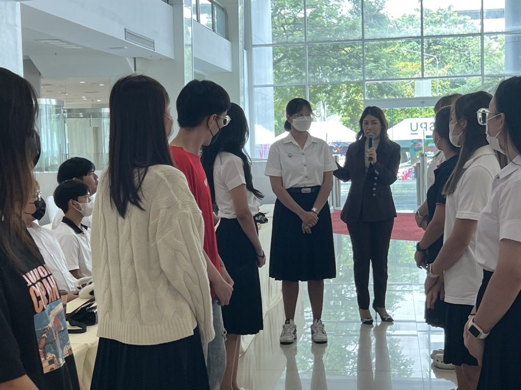 S 29254050 0 กิจกรรมพัฒนาบุคลิกภาพ Dek IT SPU สู่การเป็นผู้นำนักศึกษายุคใหม่