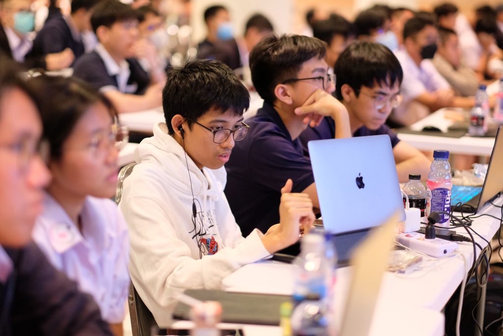 DSCF3787 SPU AI PROMPT MINI HACKATHON 2024 competition with over 300 participants