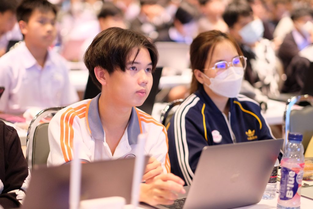 DSCF3788 SPU AI PROMPT MINI HACKATHON 2024 competition with over 300 participants