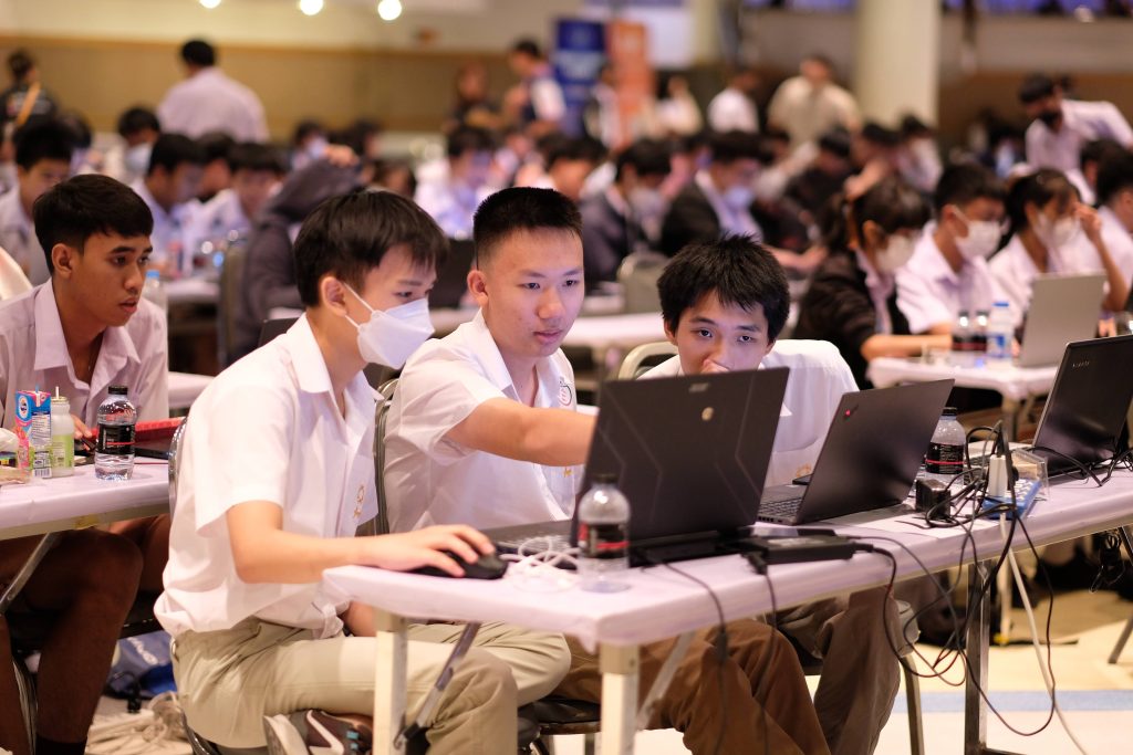 DSCF3808 SPU AI PROMPT MINI HACKATHON 2024 competition with over 300 participants