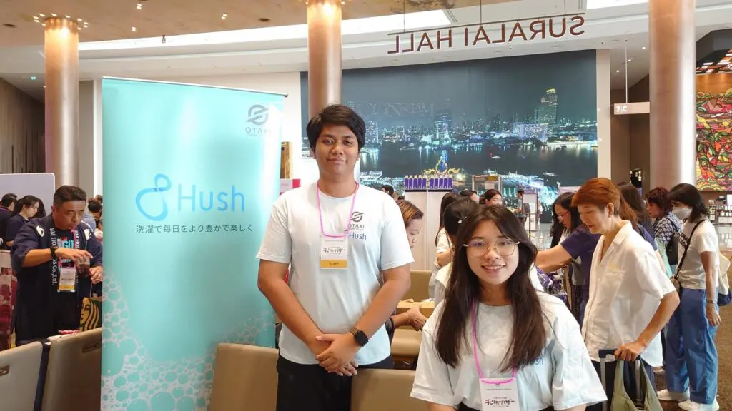 นักศึกษา JBC ร่วมปฏิบัติหน้าที่เจ้าหน้าที่ประจำบูธ OTAKI Trading 20 3