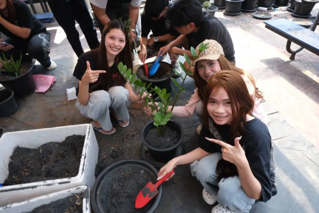 SPU ชวน DekLAS เปลี่ยนพื้นที่ว่างให้เป็นพื้นที่สีเขียว ขับเคลื่อน SDG 13 รับมือการเปลี่ยนแปลงสภาพภูมิอากาศ 19