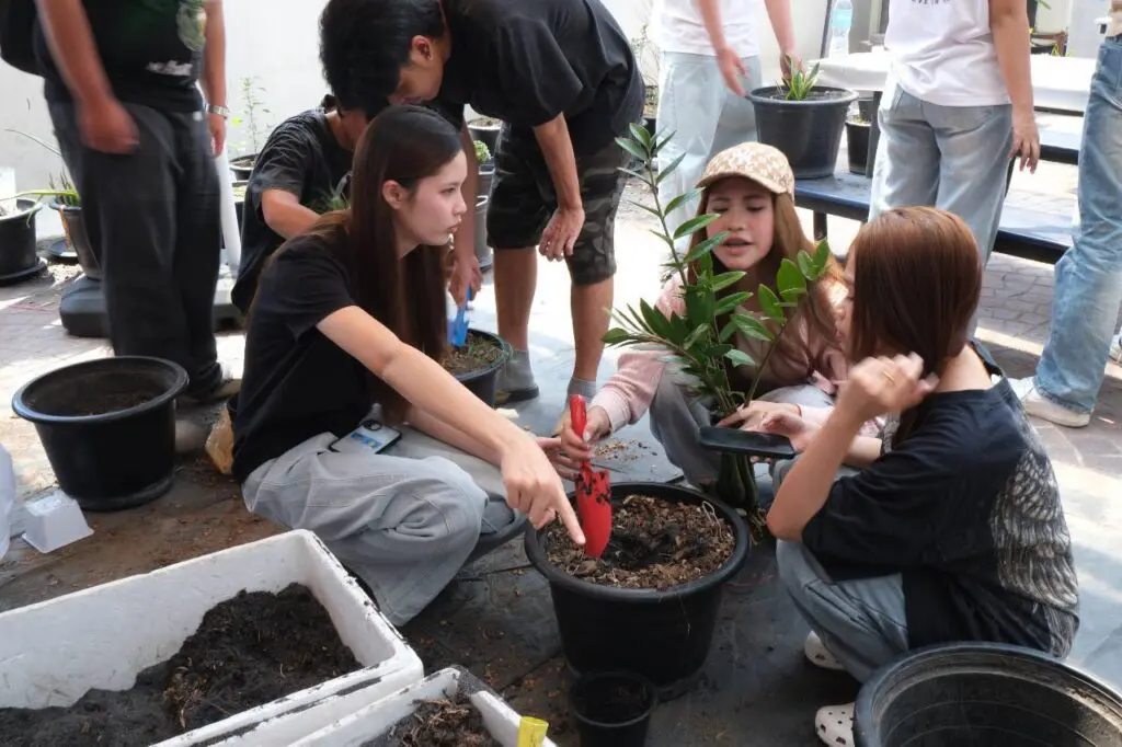 SPU ชวน DekLAS เปลี่ยนพื้นที่ว่างให้เป็นพื้นที่สีเขียว ขับเคลื่อน SDG 13 รับมือการเปลี่ยนแปลงสภาพภูมิอากาศ 21