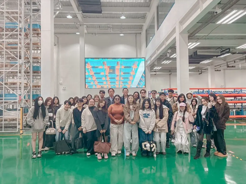 SPU Go Global DAY 2 ณ ปักกิ่ง! 3 คณะผนึกพลัง AI × Engineering × Smart Logistics เรียนรู้เทคโนโลยีอัจฉริยะ ณ Beijing Wuzi University 1
