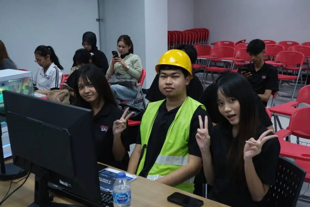 EP.1 ปล่อยของ! DekLAS ลุยสนามจริง เรียนรู้เทคโนโลยีและนวัตกรรม พลิกโฉมโลกโลจิสติกส์ 3