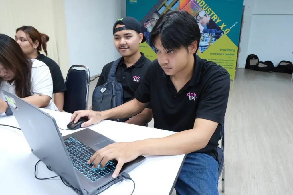 EP.1 ปล่อยของ! DekLAS ลุยสนามจริง เรียนรู้เทคโนโลยีและนวัตกรรม พลิกโฉมโลกโลจิสติกส์ 15
