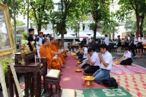 พิธีทำบุญตักบาตรเพื่อถวายเป็นพระราชกุศลฯ 3