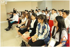 งานปฐมนิเทศนักศึกษาใหม่ระดับปริญญาตรี 11