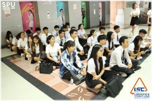 งานปฐมนิเทศนักศึกษาใหม่ระดับปริญญาตรี 1