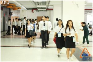 งานปฐมนิเทศนักศึกษาใหม่ระดับปริญญาตรี 4