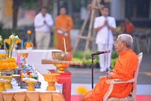 พิธีทิศาบูชาเทพเทวามหาวิทยาลัยศรีปทุม 13