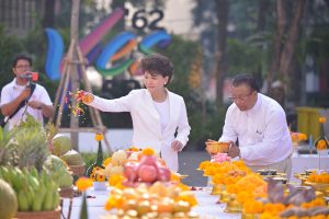 พิธีทิศาบูชาเทพเทวามหาวิทยาลัยศรีปทุม 6
