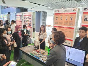 อว.และคณะฯ ตรวจเยี่ยม บัณฑิตพันธุ์ใหม่ฯ 11
