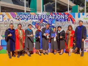 พิธีประสาทปริญญาบัตร ระดับบัณฑิตศีกษา 17